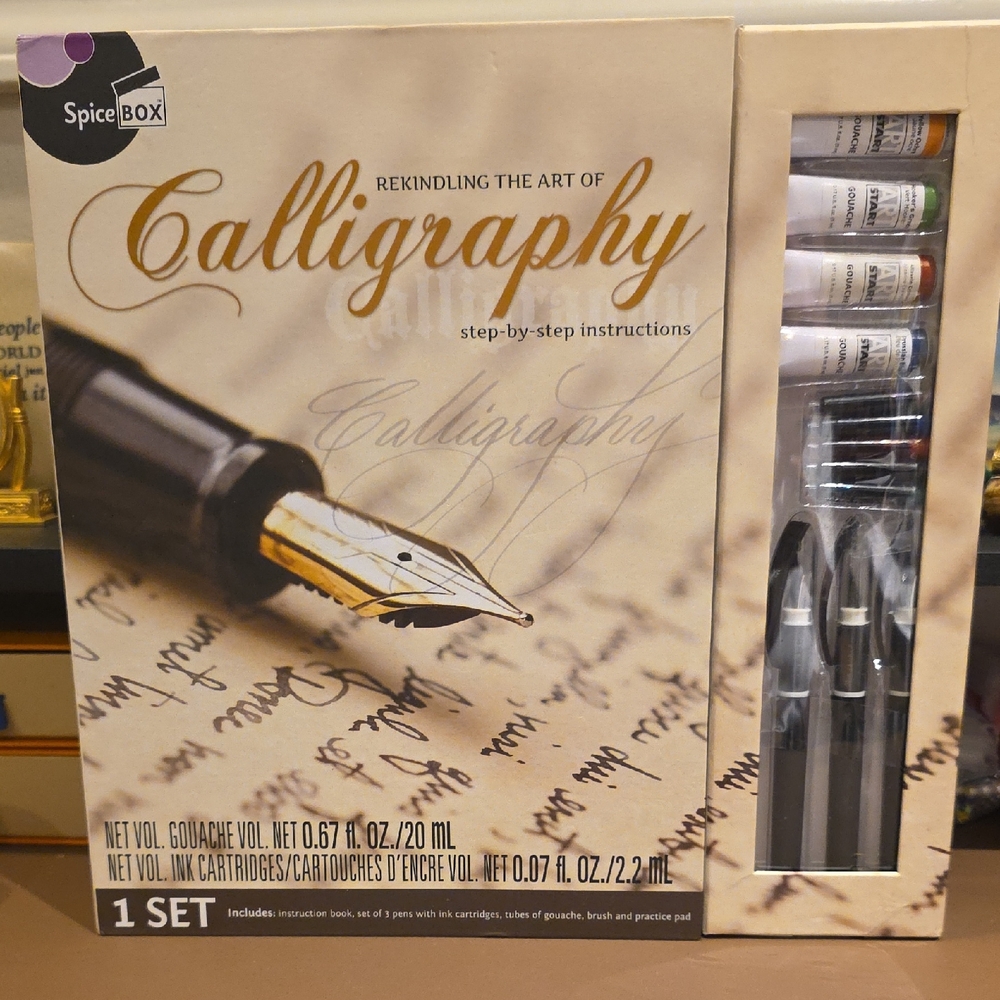 Calligraphy Set in Cream and Gold